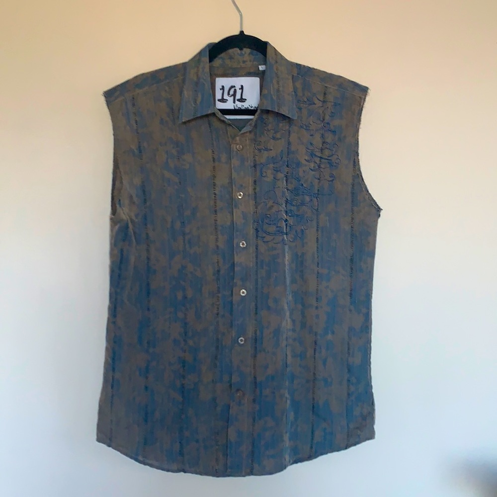 191 UNLIMITED blue tan embroidered top size L